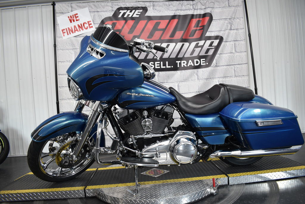 Street Glide®