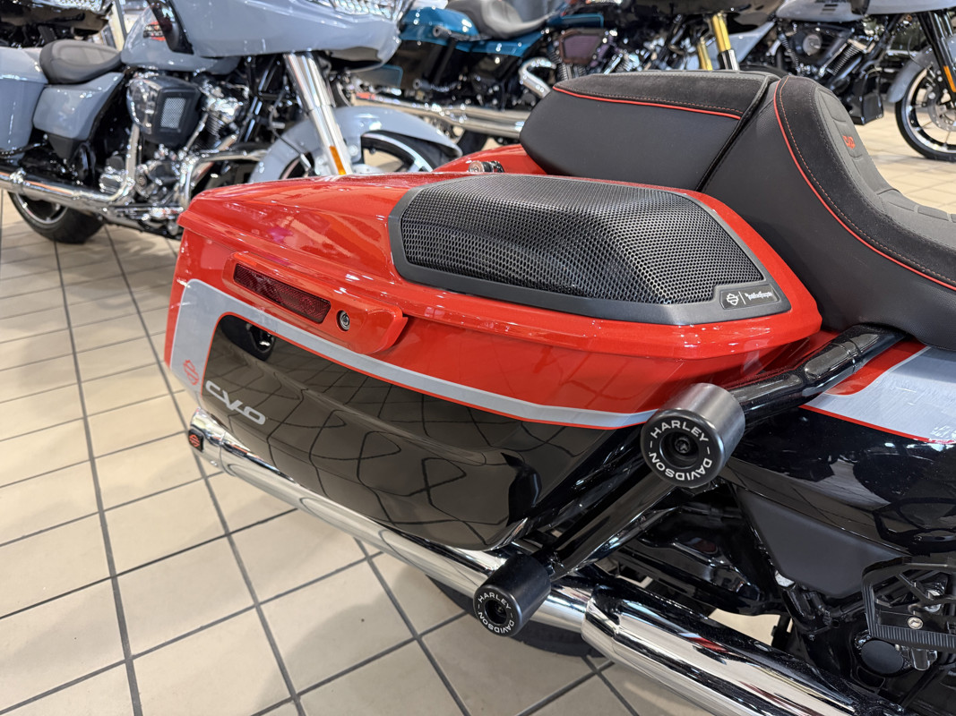 CVO® Road Glide®
