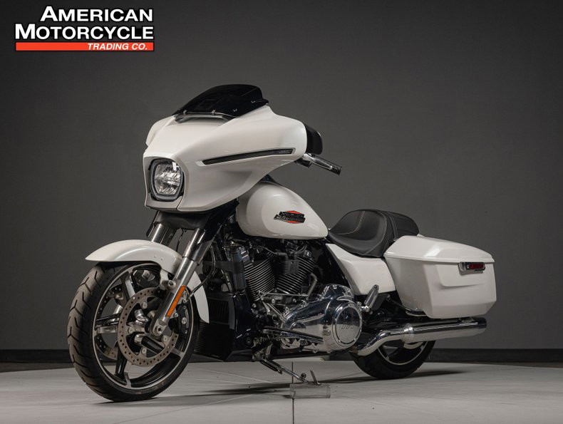 Street Glide®