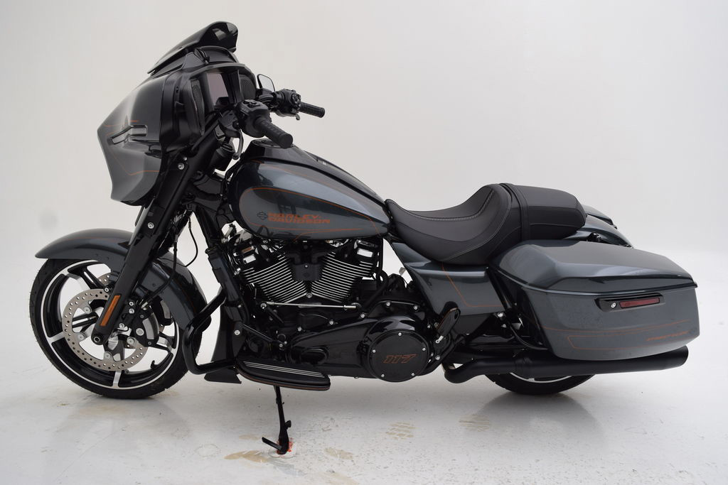 Street Glide®