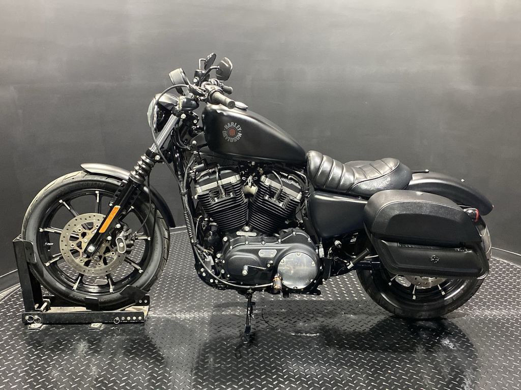 Iron 883®