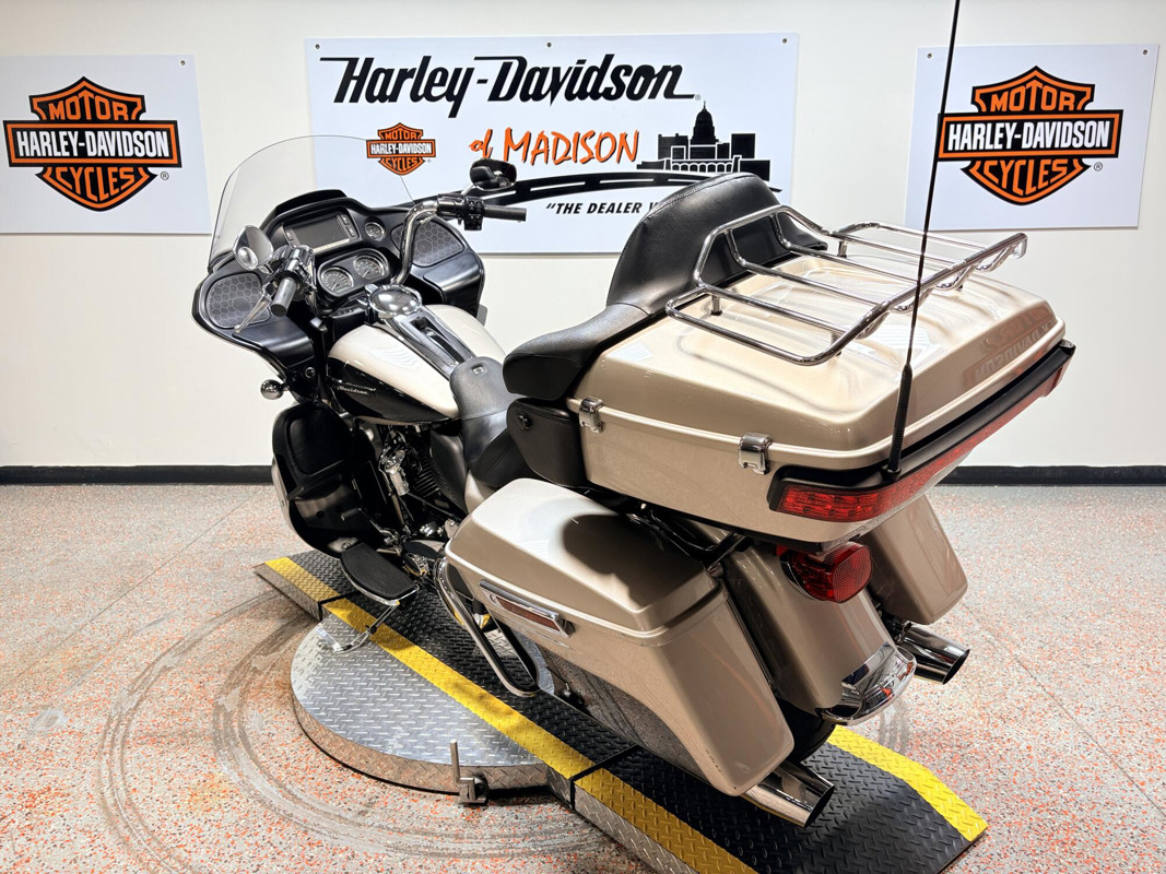 Road Glide® Ultra