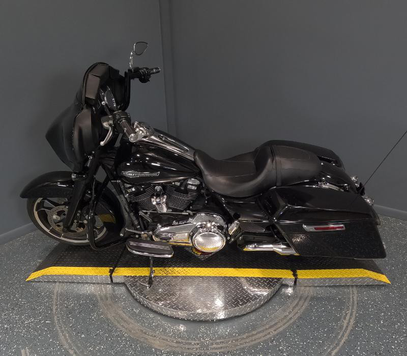 Street Glide®