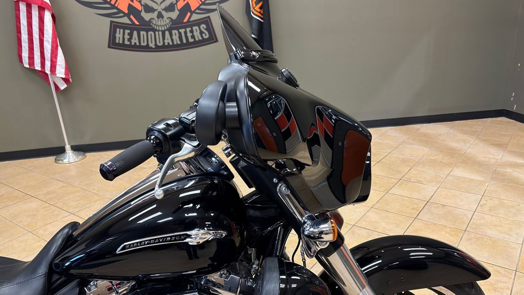 Street Glide®