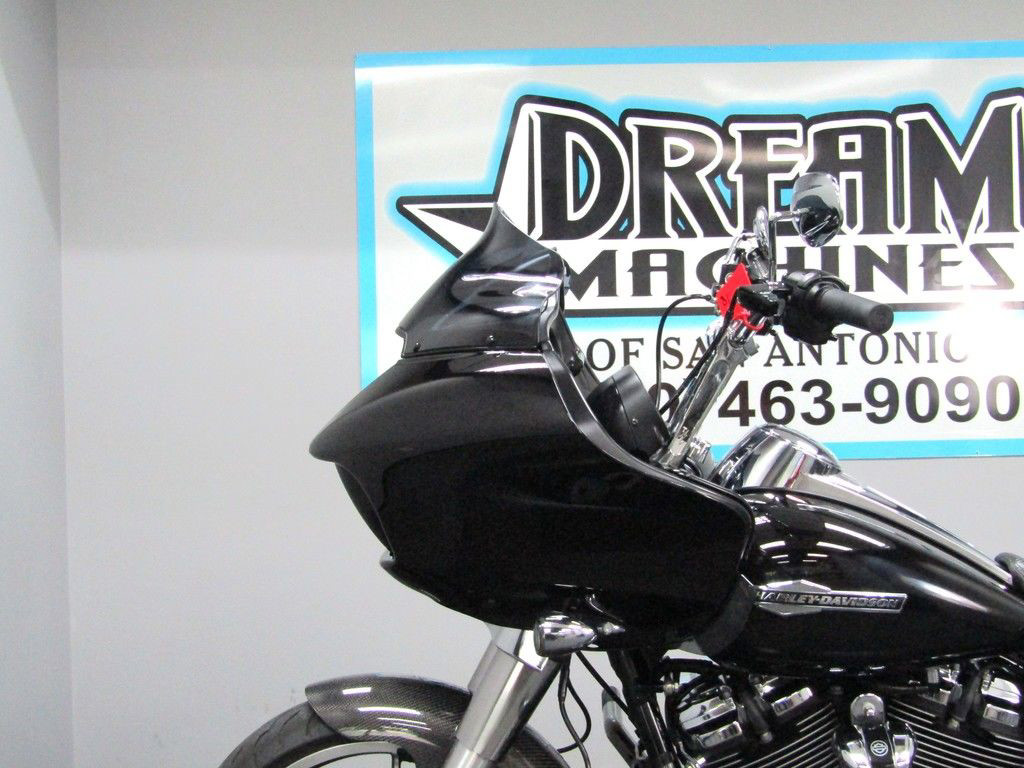 Road Glide®