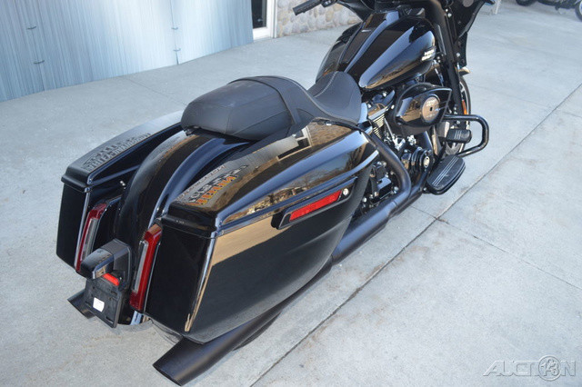 Street Glide®
