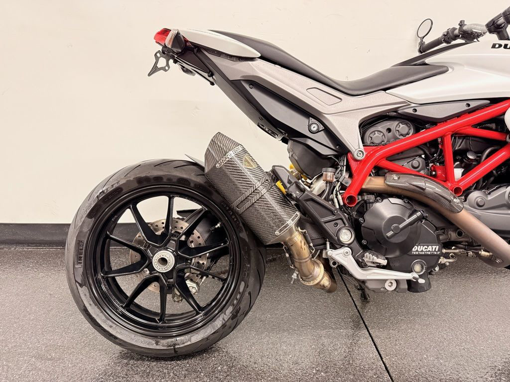 Hypermotard 939