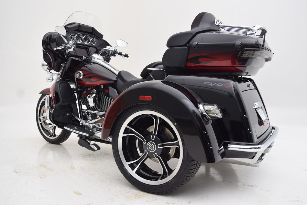 CVO® Tri Glide®