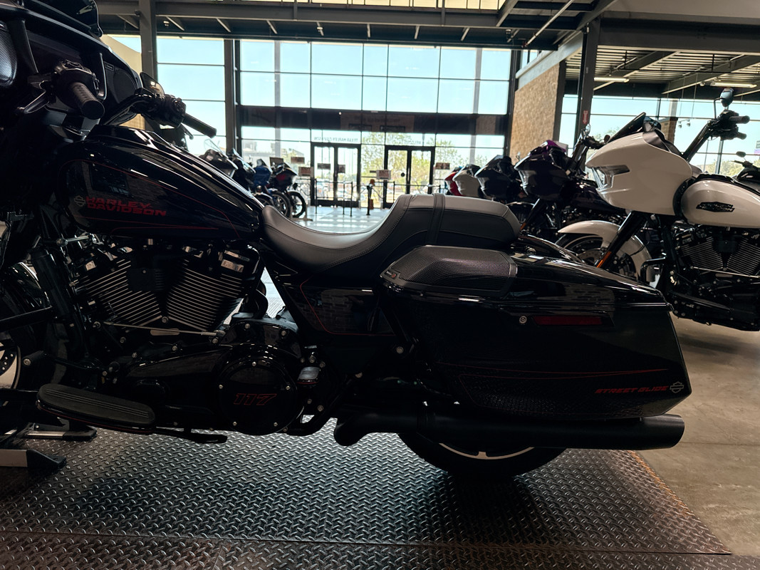 Street Glide®