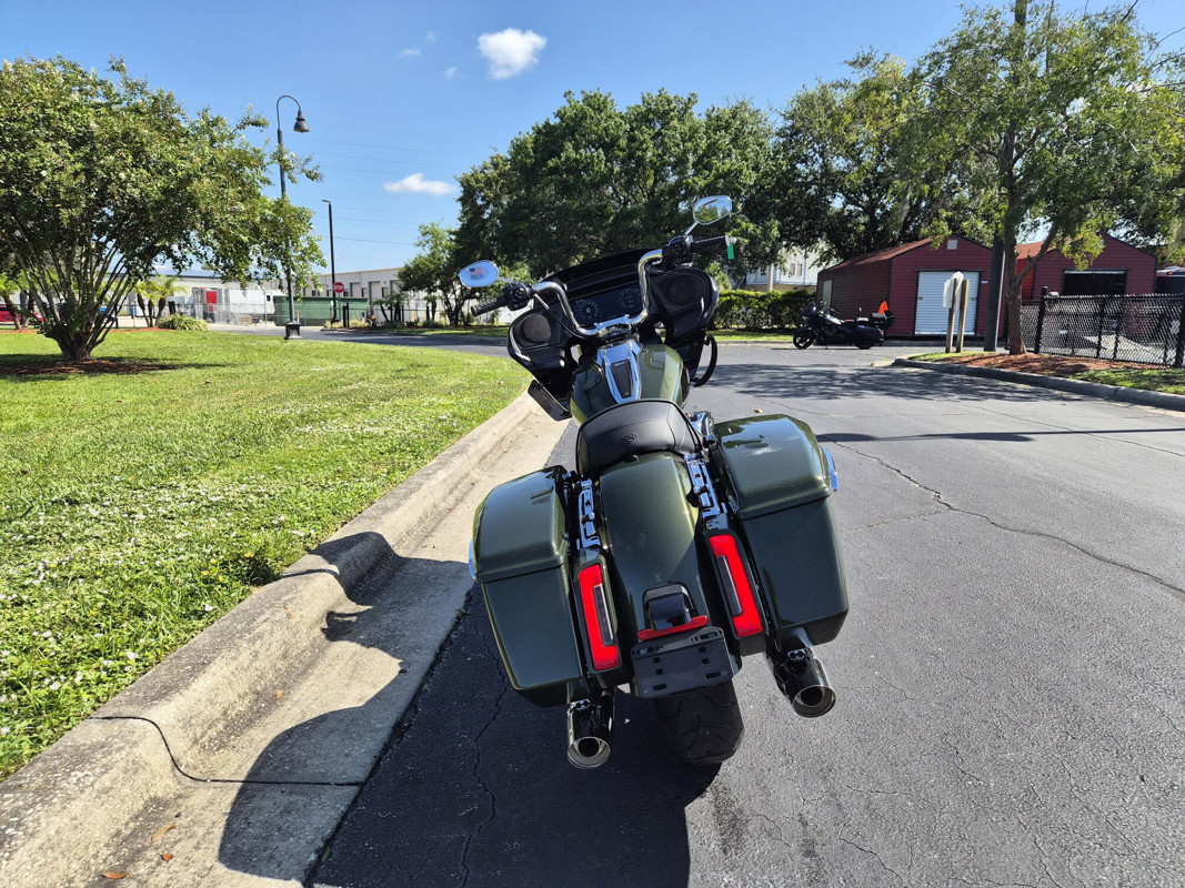 Road Glide®