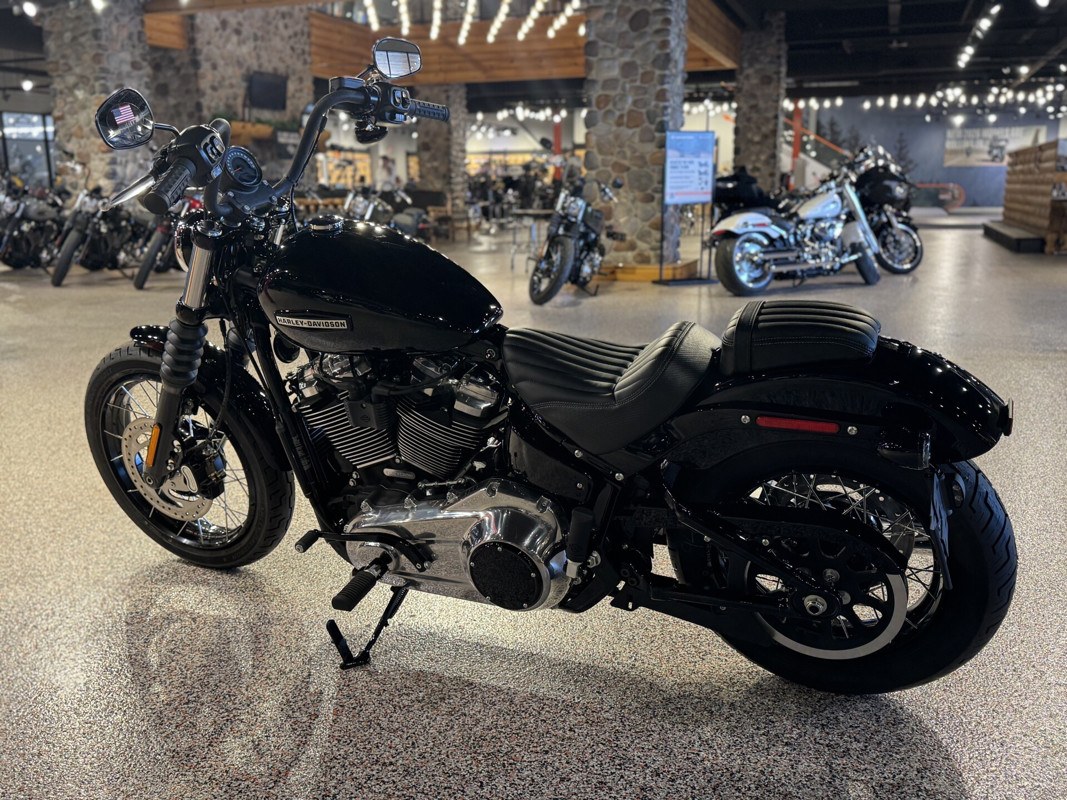 Street Bob®