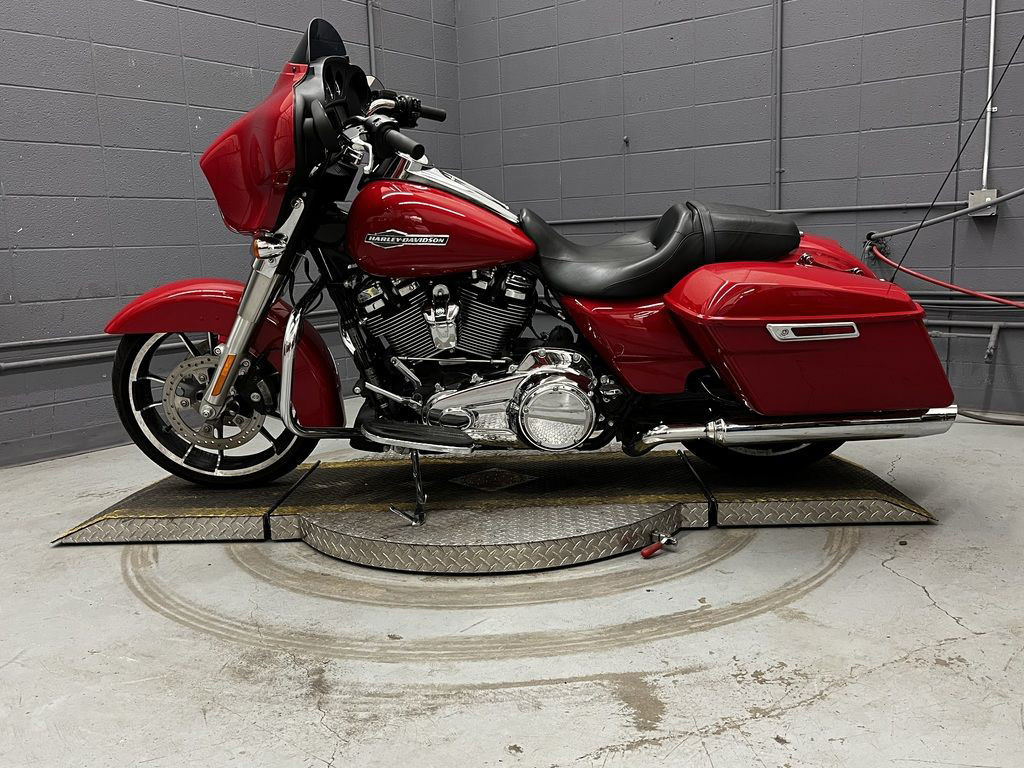 Street Glide®
