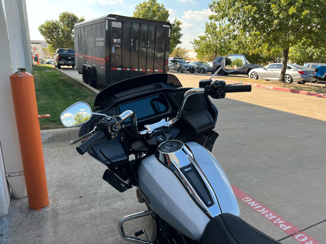 Road Glide®