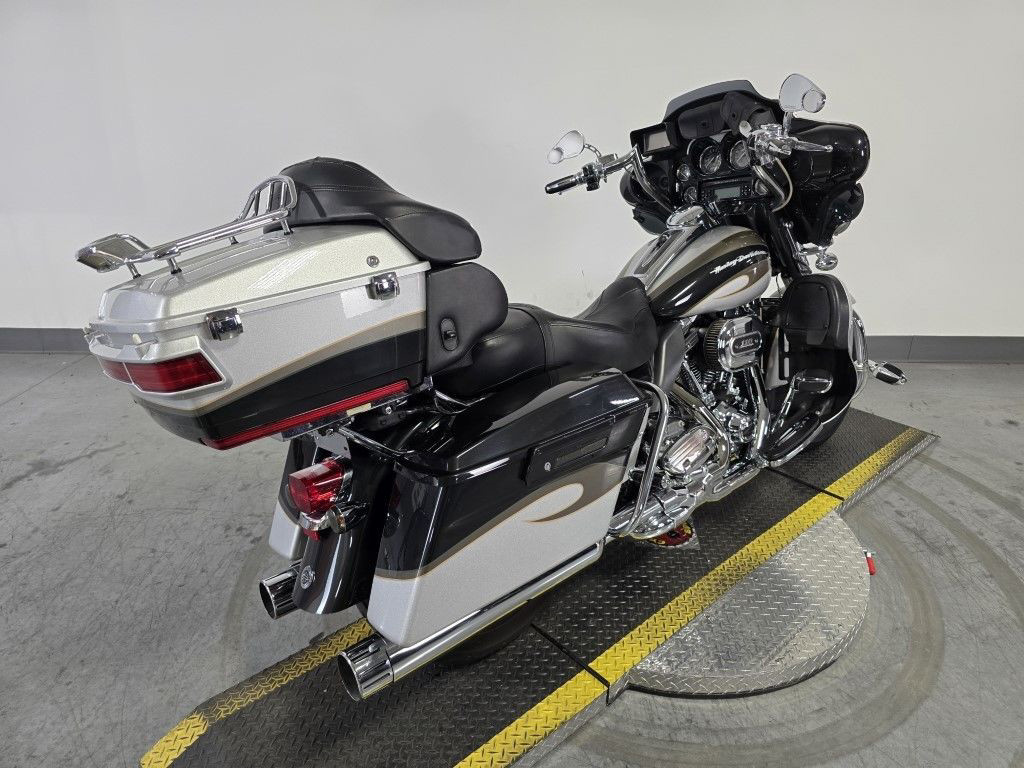 CVO® Ultra Classic® Electra Glide®