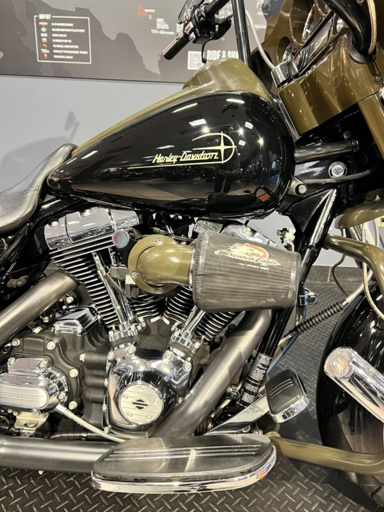 Street Glide®