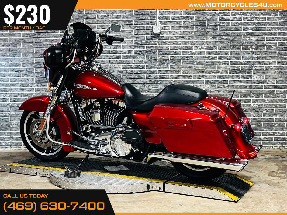 Street Glide®