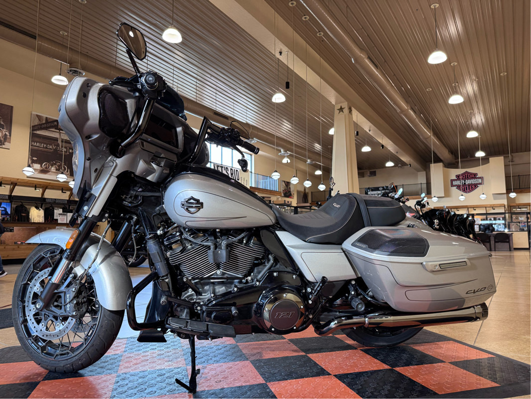 CVO® Street Glide®