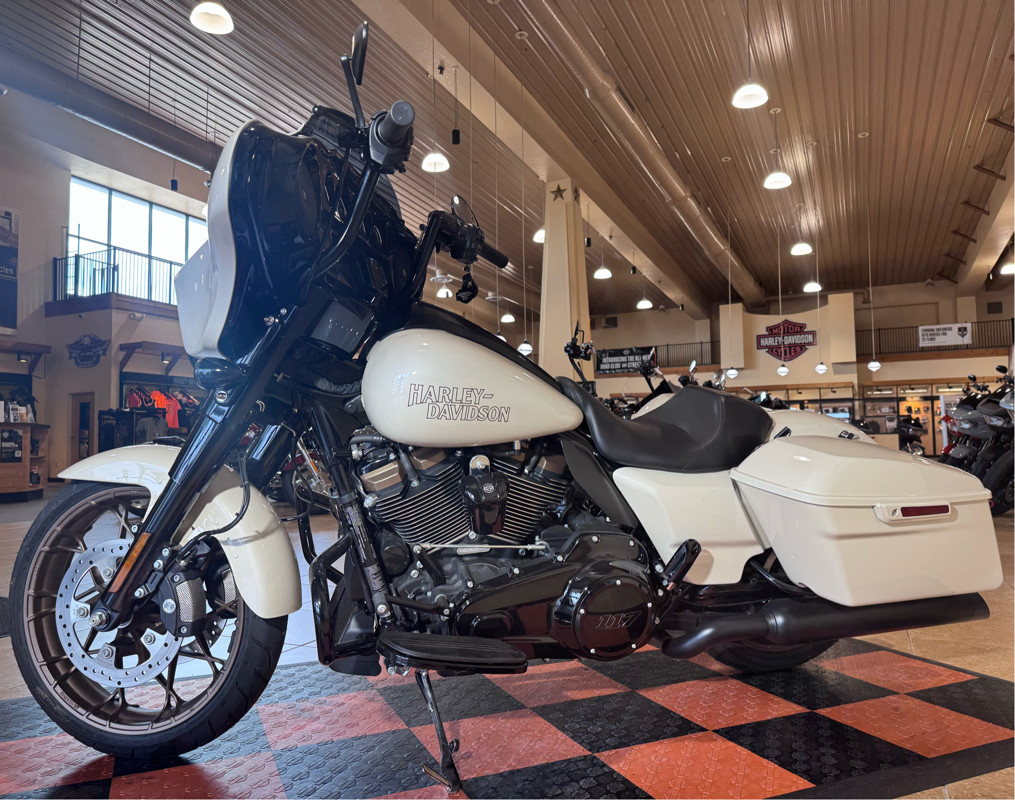 Street Glide® ST