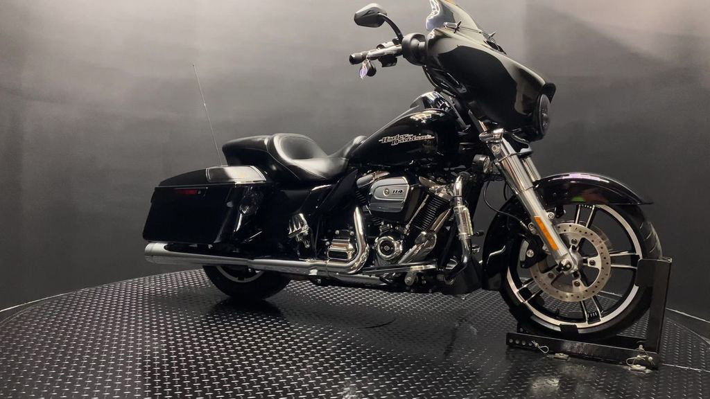 Street Glide®