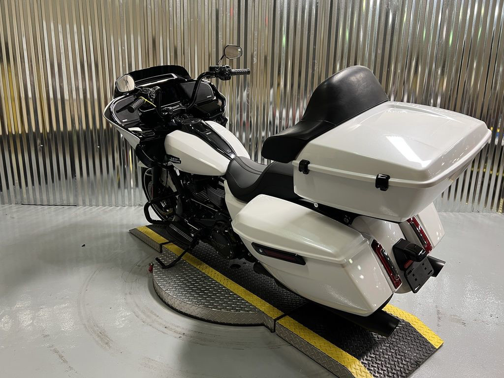 Road Glide®