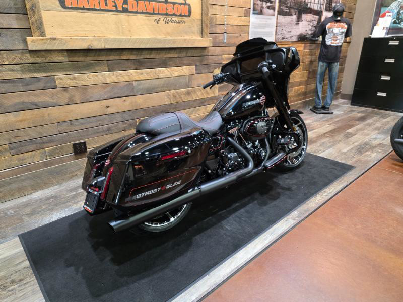 Street Glide®