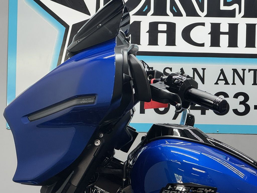 Street Glide®