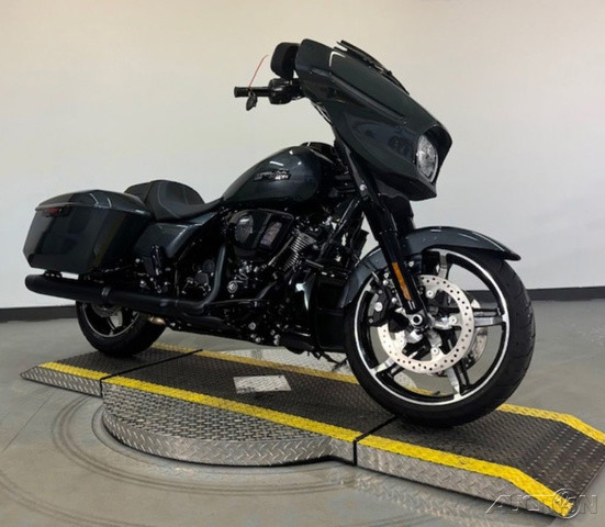 Street Glide®