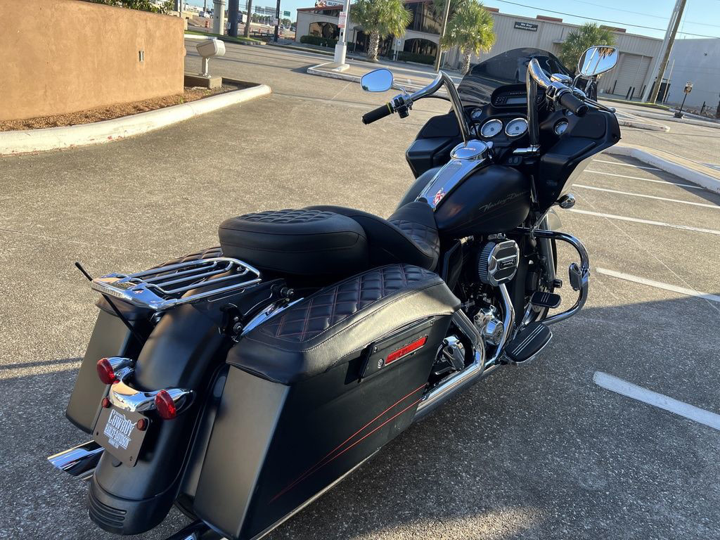 Road Glide® Custom