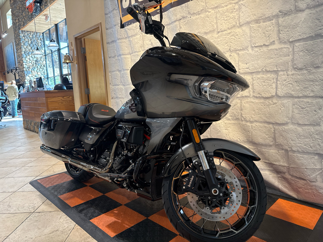 CVO® Road Glide®