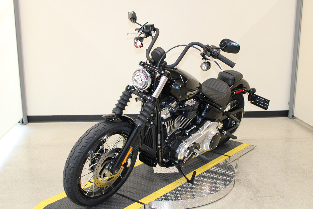 Street Bob®