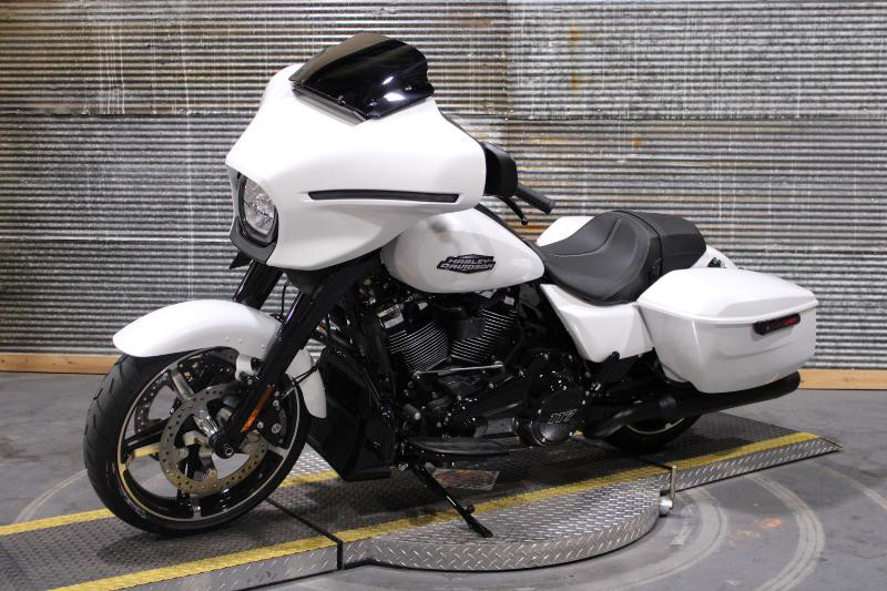 Street Glide®