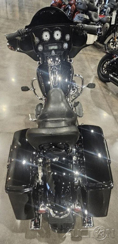 Street Glide®