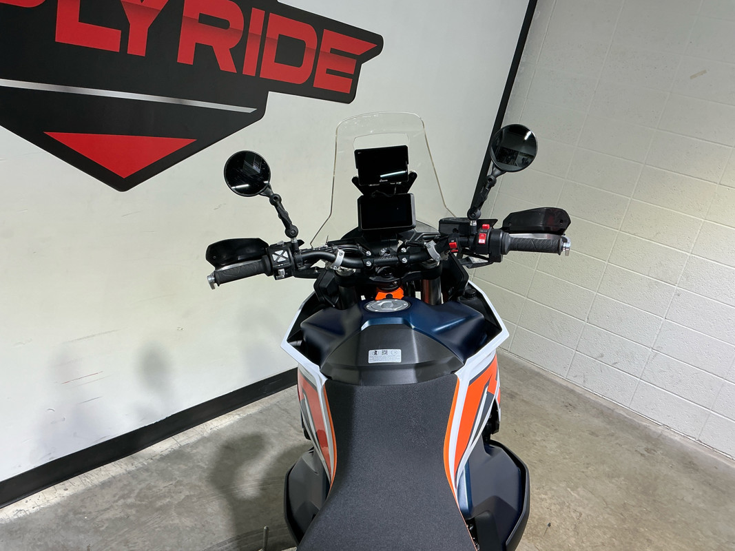 890 Adventure R
