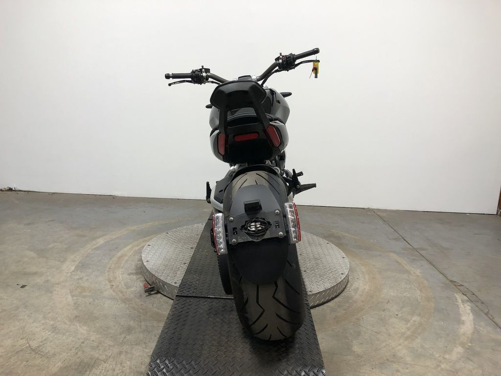 Diavel Dark