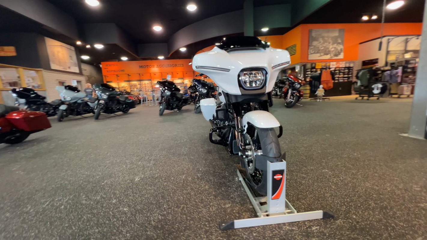 Street Glide®