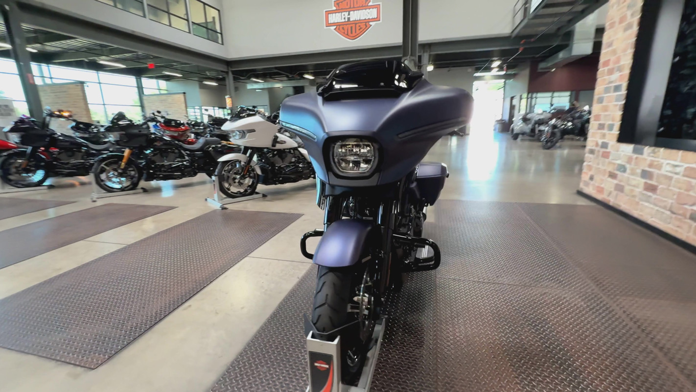 Street Glide®