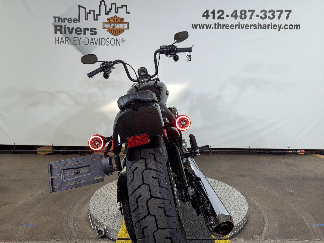 Street Bob®