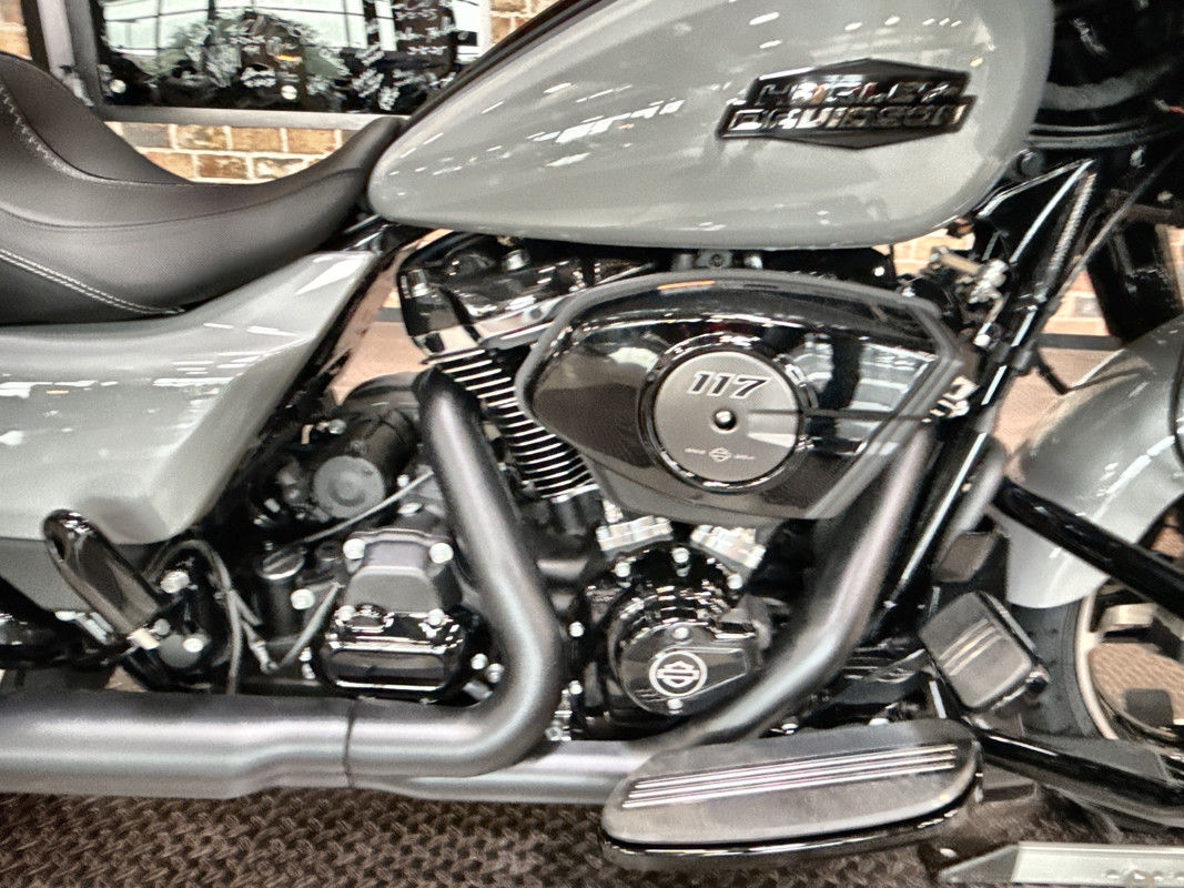 Street Glide®