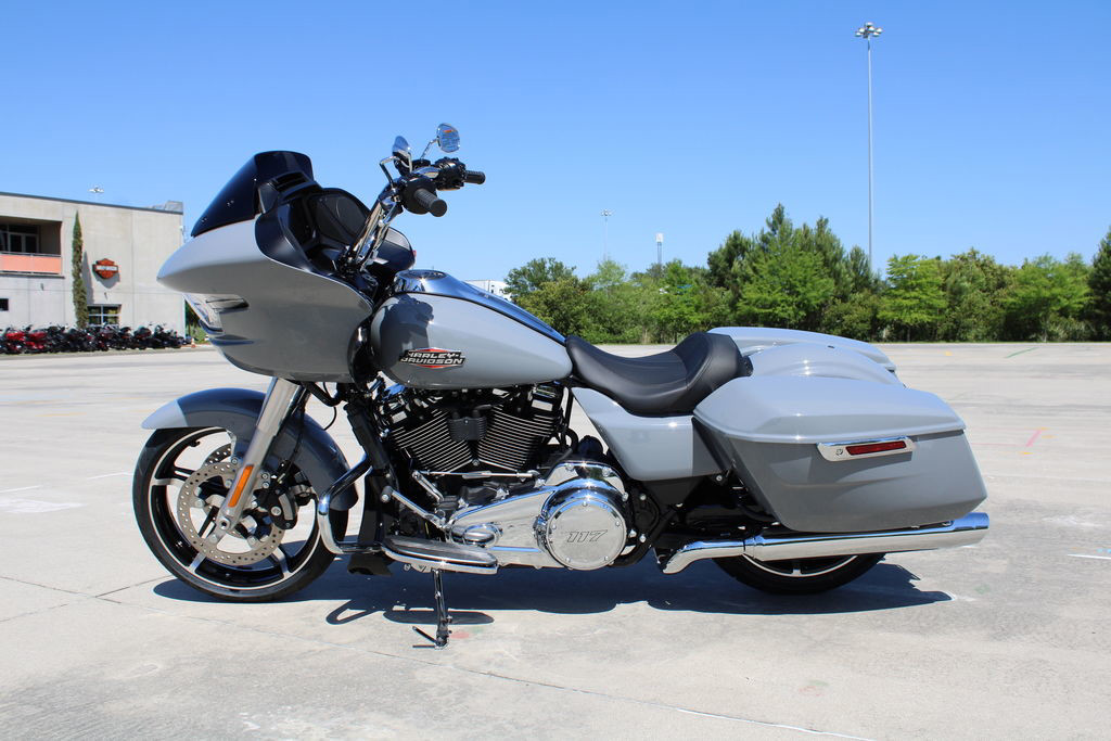 Road Glide®