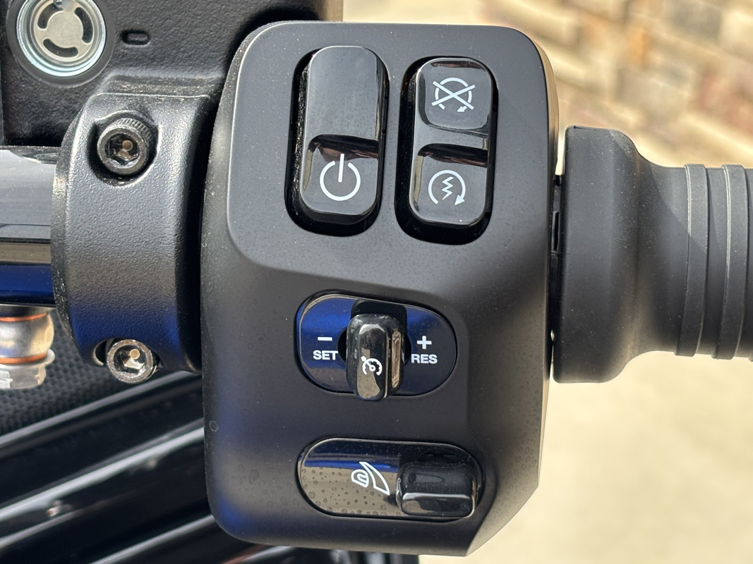 Challenger Dark Horse