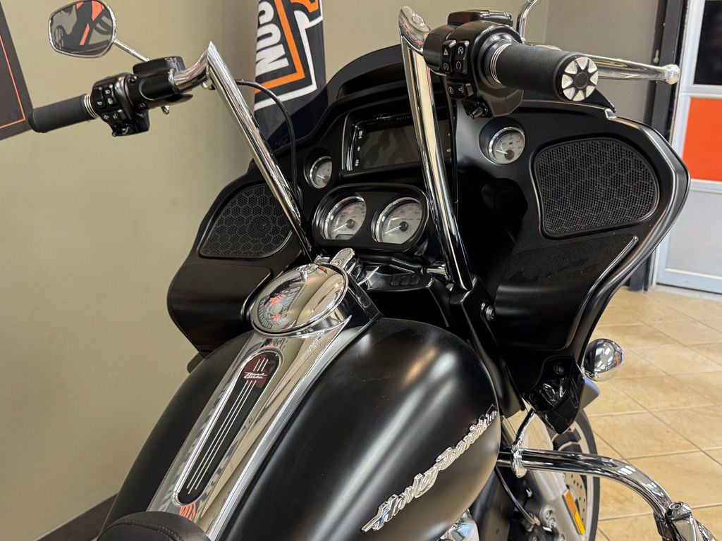 Road Glide®