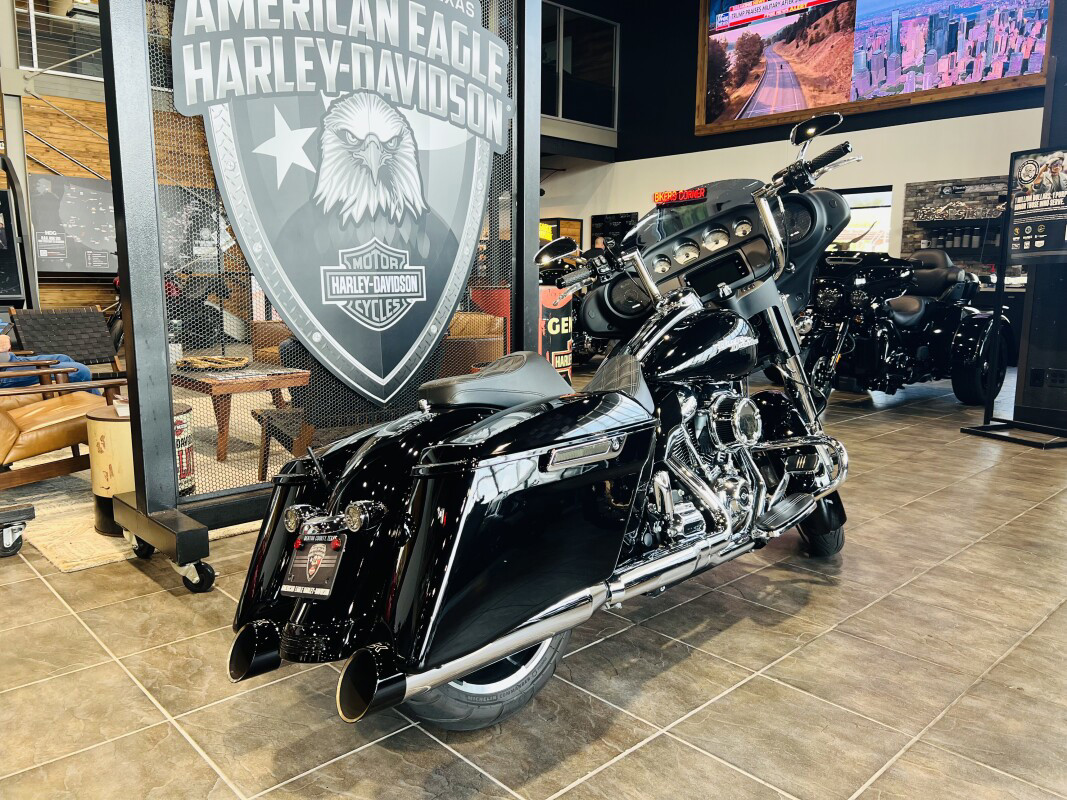 Street Glide®