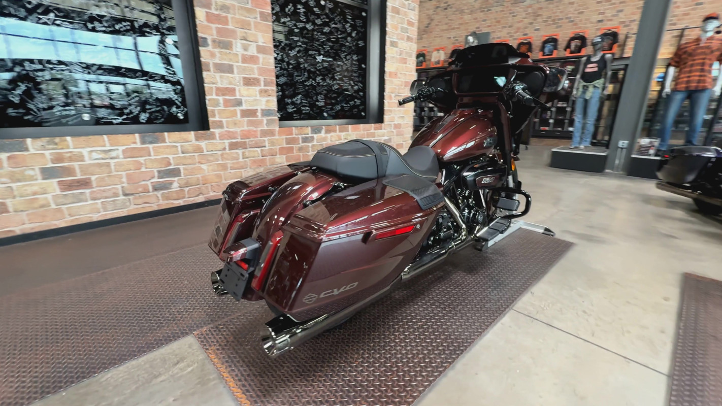 CVO® Street Glide®
