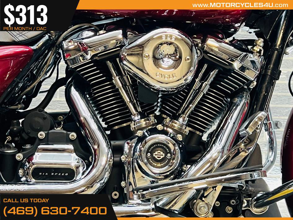 Street Glide®