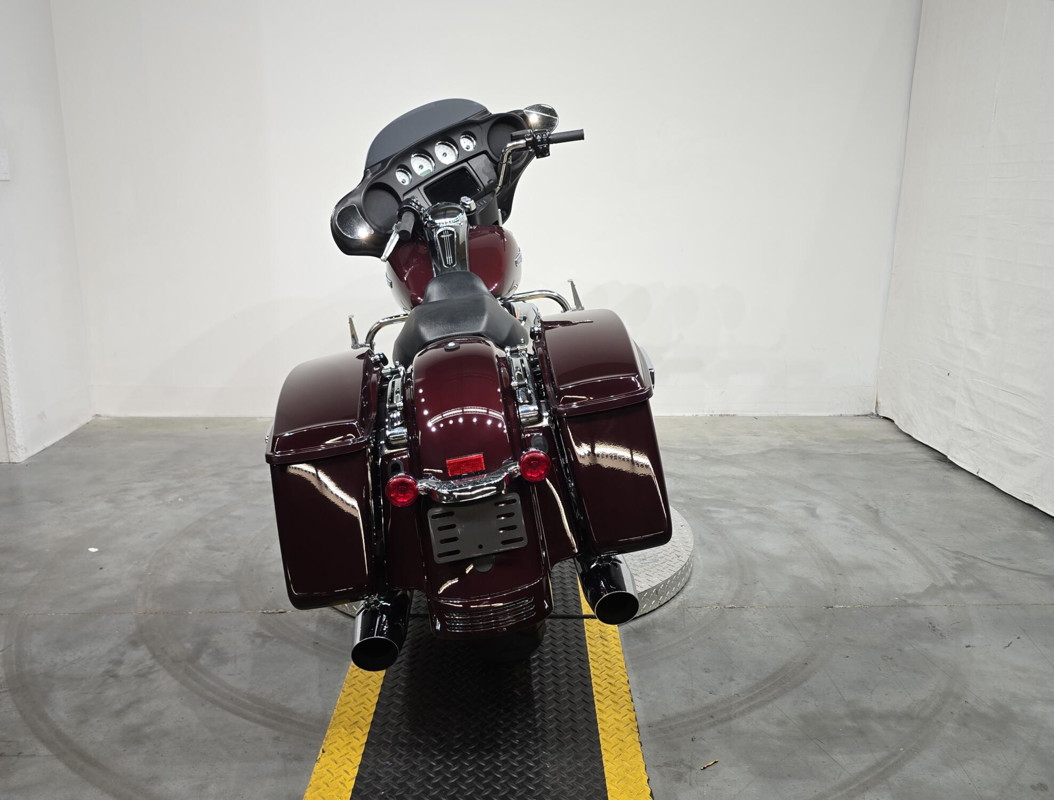 Street Glide®