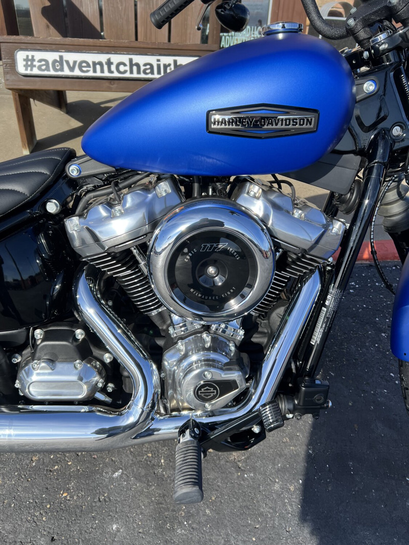 Street Bob®