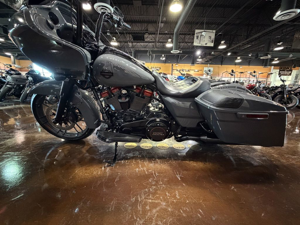 CVO® Road Glide®