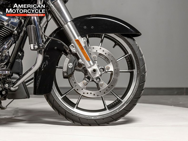 Road Glide®