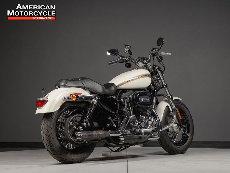 Sportster® 1200 Custom