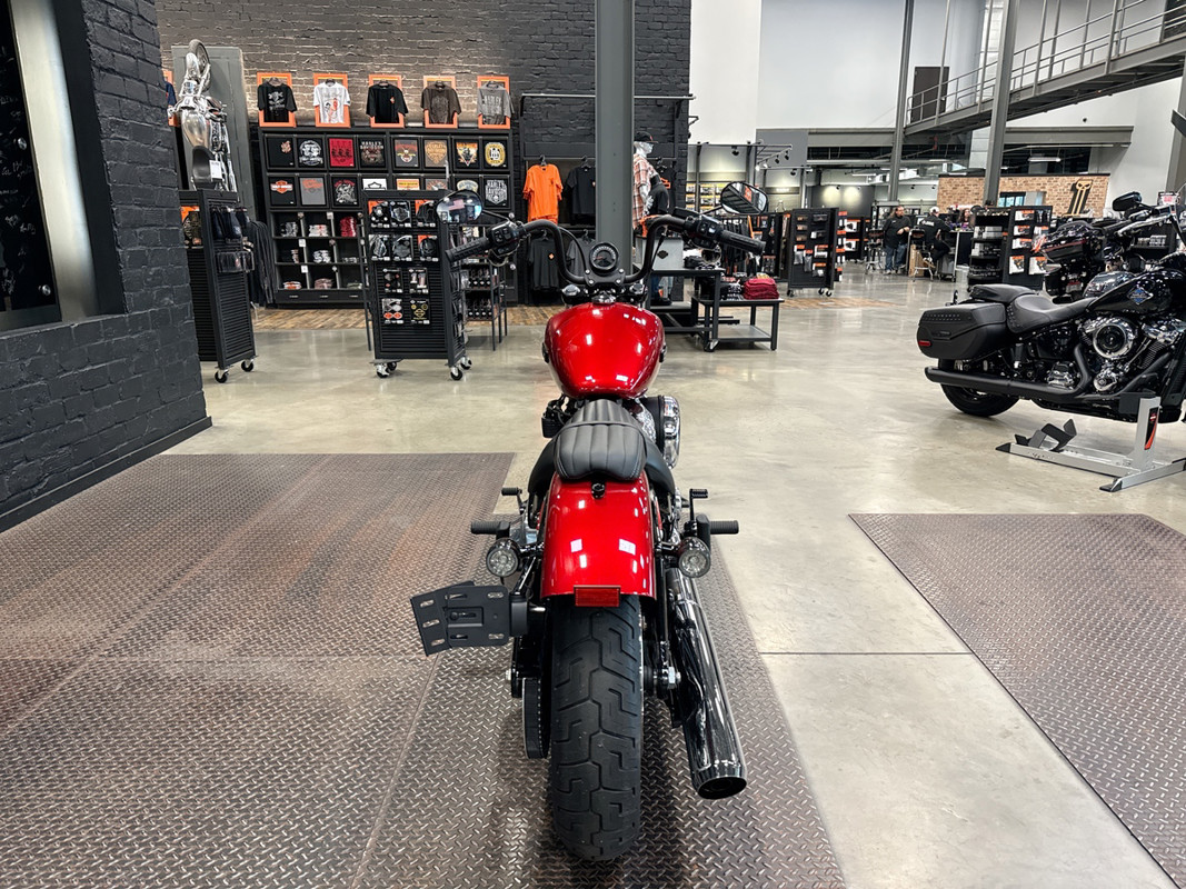Street Bob®